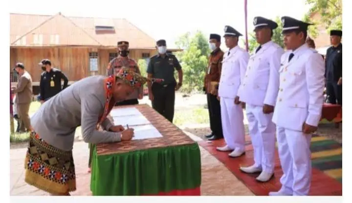 6 Peratin Terpilih di Sukau dan Lumbok Seminung Dilantik Bupati Lampung Barat