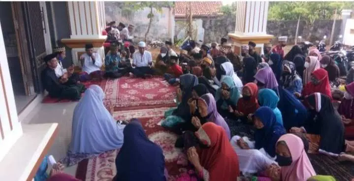 Pimpinan CV. Sinar Barokah Abadi Santuni Anak yatim Dan Kaum Dhuafa