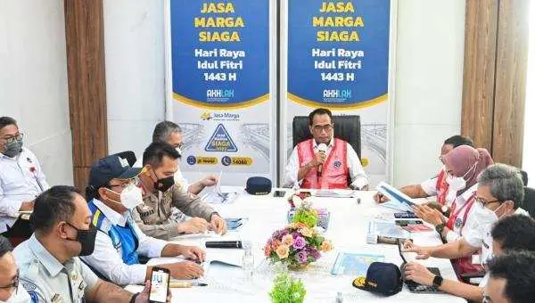 Menhub Cek Simulasi Penerapan Rekayasa Lalu Lintas di Jalan Tol Cikampek