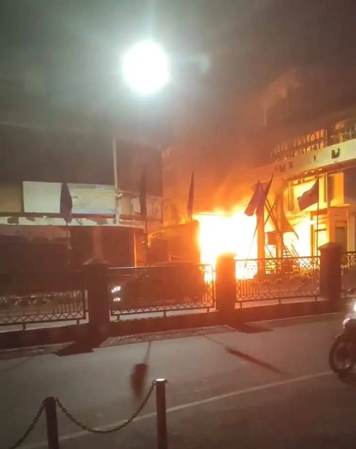 Pos Retribusi Pasar Tengah Kota Bandar Lampung Terbakar