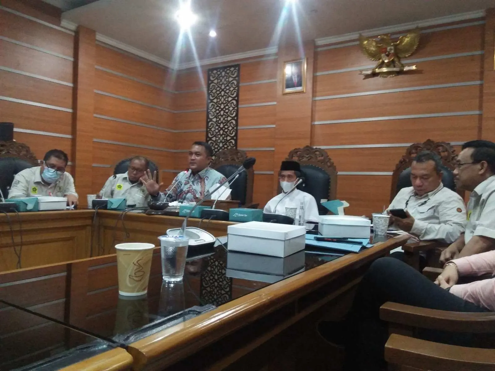 Program Diskusi Politik yang di Gelar Wartawan Pokja Dipandu Langsung Ketua DPRD Rudy Susmanto