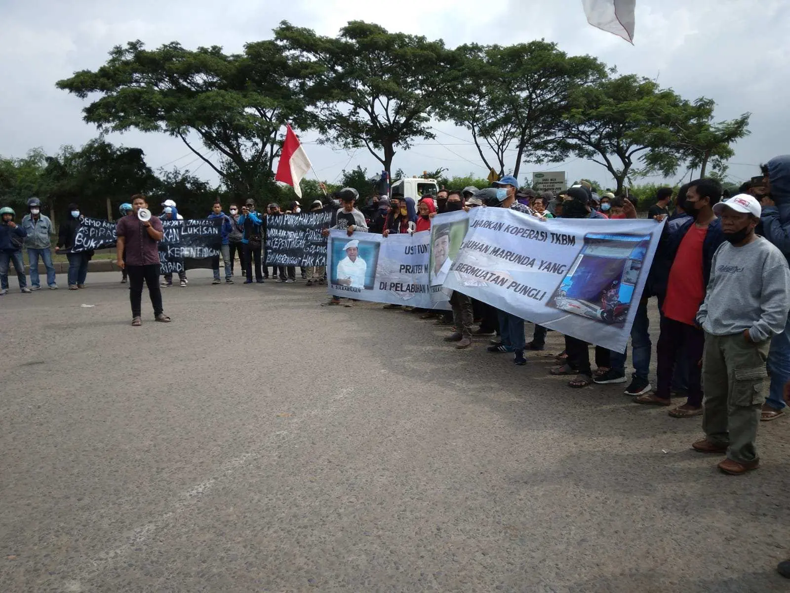 Aksi Demo Buruh TKBM Pelabuhan Marunda Tuntut Pembubaran Koperasi TKBM 