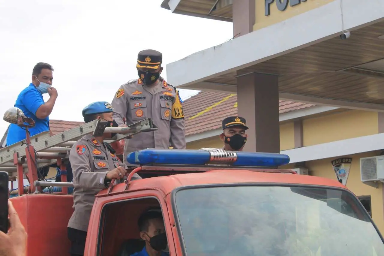 Polres Pesawaran Lakukan Penyemprotan Disinfektan, Ini Sasarannya