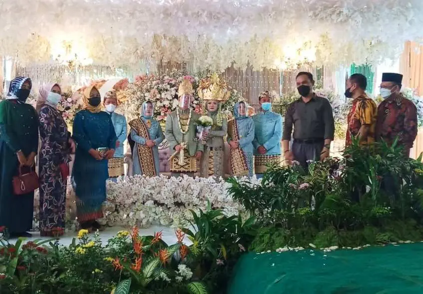 Resepsi Pernikahan Febri Dan Ariza Berjalan Dengan Sukses