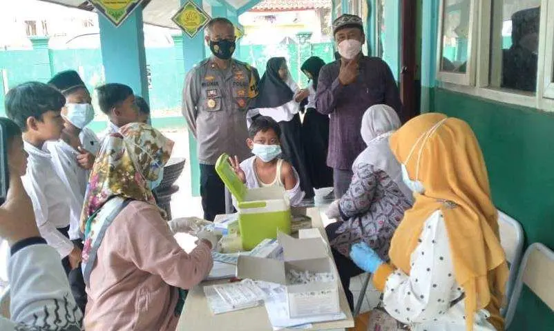SD Negeri Cikuda 01 Parungpanjang Laksanakan Vaksinasi Tahap ke 2, Usia 6 -12