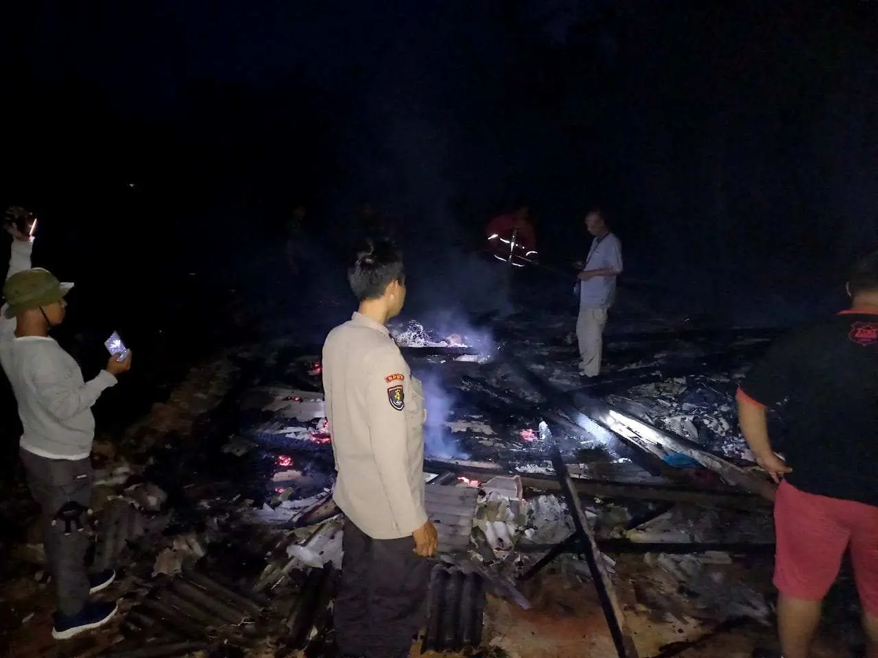 Satu Rumah Warga Didesa Gayau Ludes Terbakar
