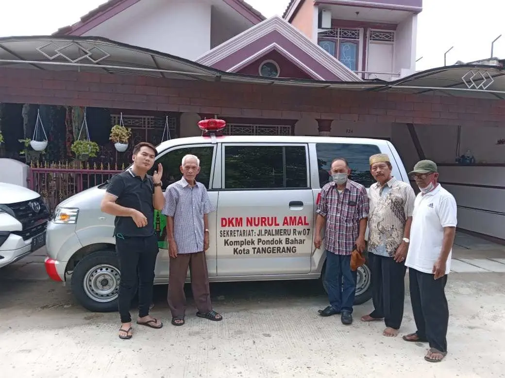 Warga RW 07 Kelurahan Pondok Bahar Serahkan Mobil Ambulance Untuk Masjid Nurul Amal