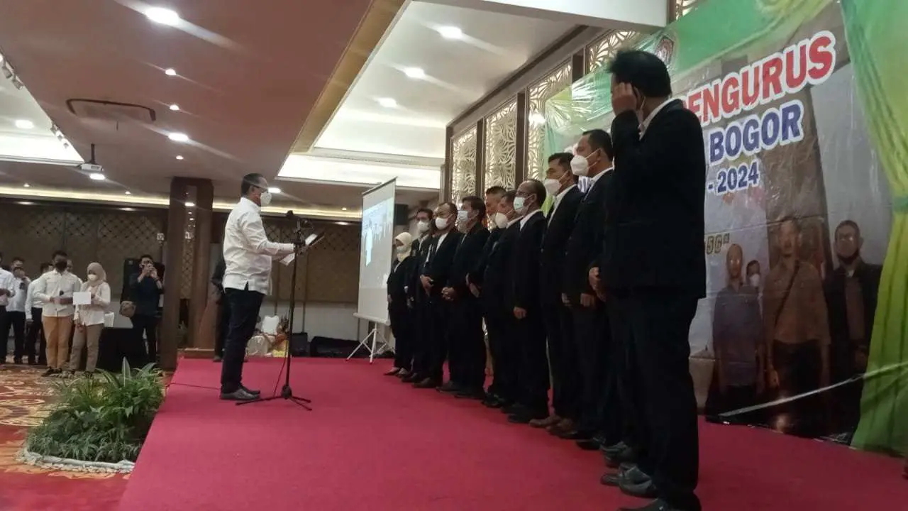 Lantik dan Kukuhkan Pengurus PWI Kabupaten Bogor, Ini Pesan Ketua PWI Provinsi Jabar Hilman Hidayat