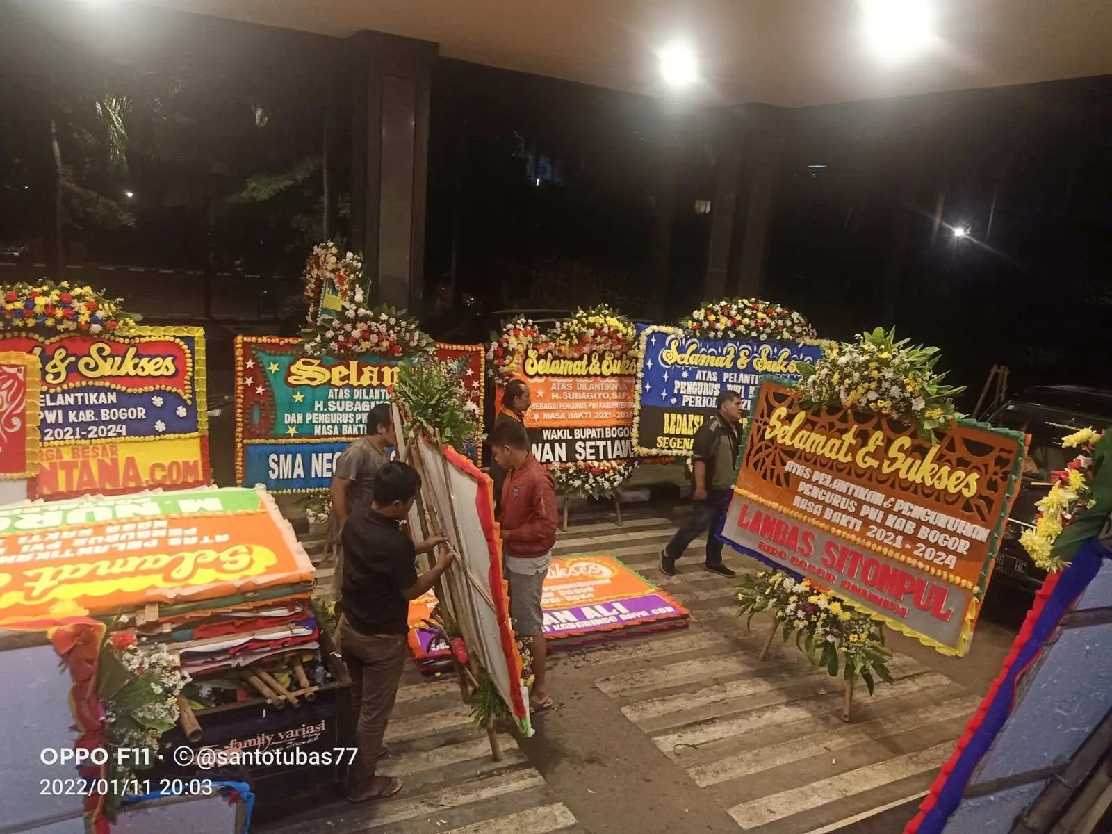 Pelantikan Pengurus PWI Kabupaten Bogor dibanjiri Karangan Bunga