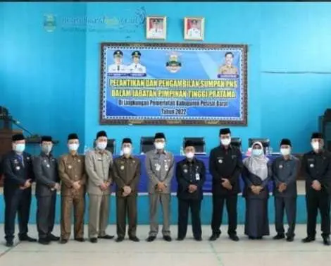 BUPATI AGUS ISTIQLAL INGATKAN PEJABATNYA TETAP JAGA SOLIDARITAS DAN LOYALITAS DALAM MENJALANKAN TUGAS