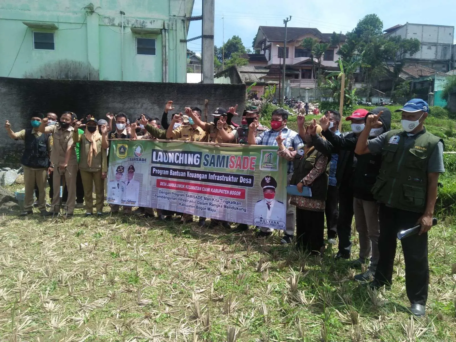 Pemdes Jambuluwuk Manfaatkan Dana SAMISADE Bangun TPT Saluran Irigasi