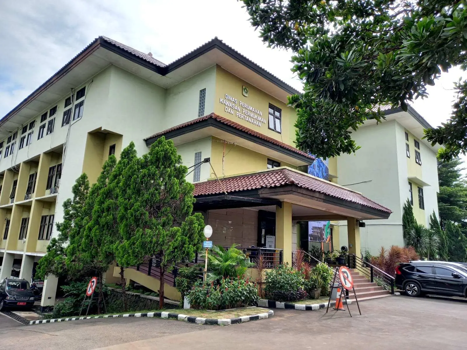 Tanpa Sebab Sekdis DPKPP Lestia Irmawati Usir Wartawan