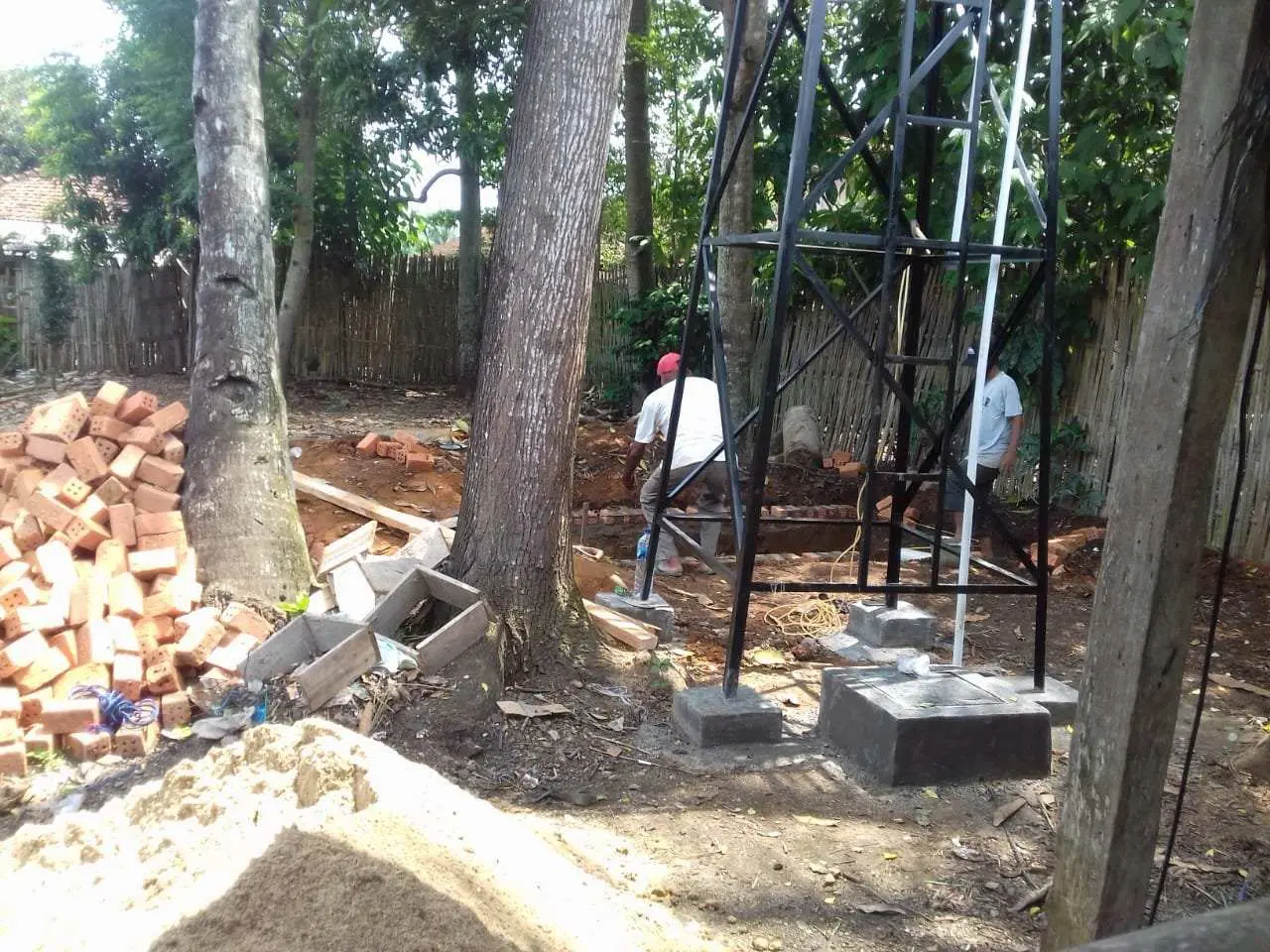 Pelaksana Proyek Sumur Bor di Pasar Kota Agung Diduga Menutupi Informasi