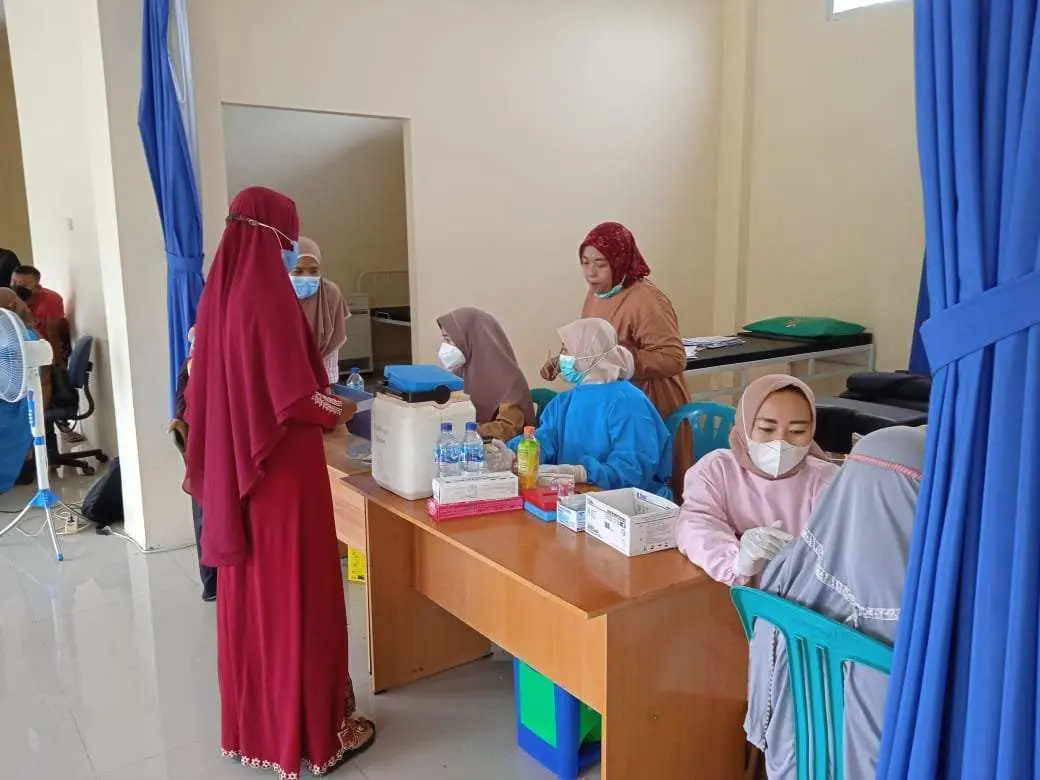 569 Warga Mekar Jaya Ikuti Vaksinasi Covid-19