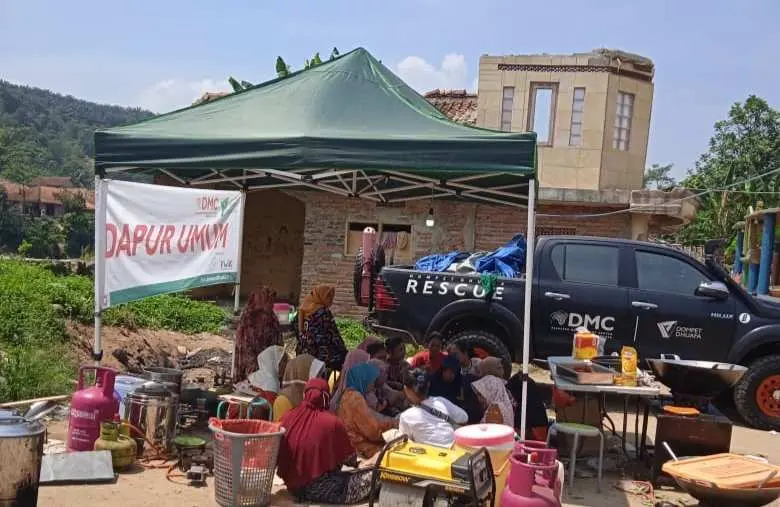 Dapur Keliling Dompet Dhuafa, Sediakan Makanan Gratis Bagi Warga Terdampak Bencana di Cigudeg