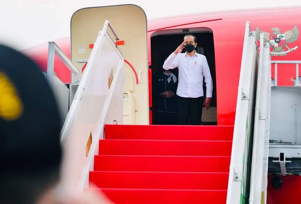 Bertolak Ke Jawa Timur, Presiden Tinjau Vaksinasi Sekaligus Resmikan Bendungan Bendo