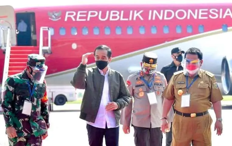 Presiden Jokowi Tinjau Kegiatan Vaksinasi Hingga Resmikan Bendungan di Lampung