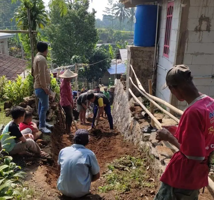 Pemdes Jayabakti Gunakan DD Tahap 2 Bangun Jalan Lingkungan