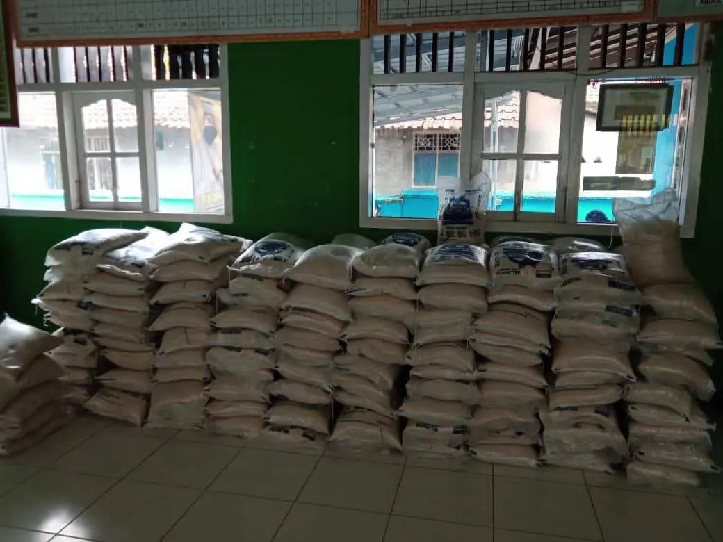 Desa Karang Rejo Salurkan Bantuan Beras Kepada Masyarakat Terdampak Covid-19
