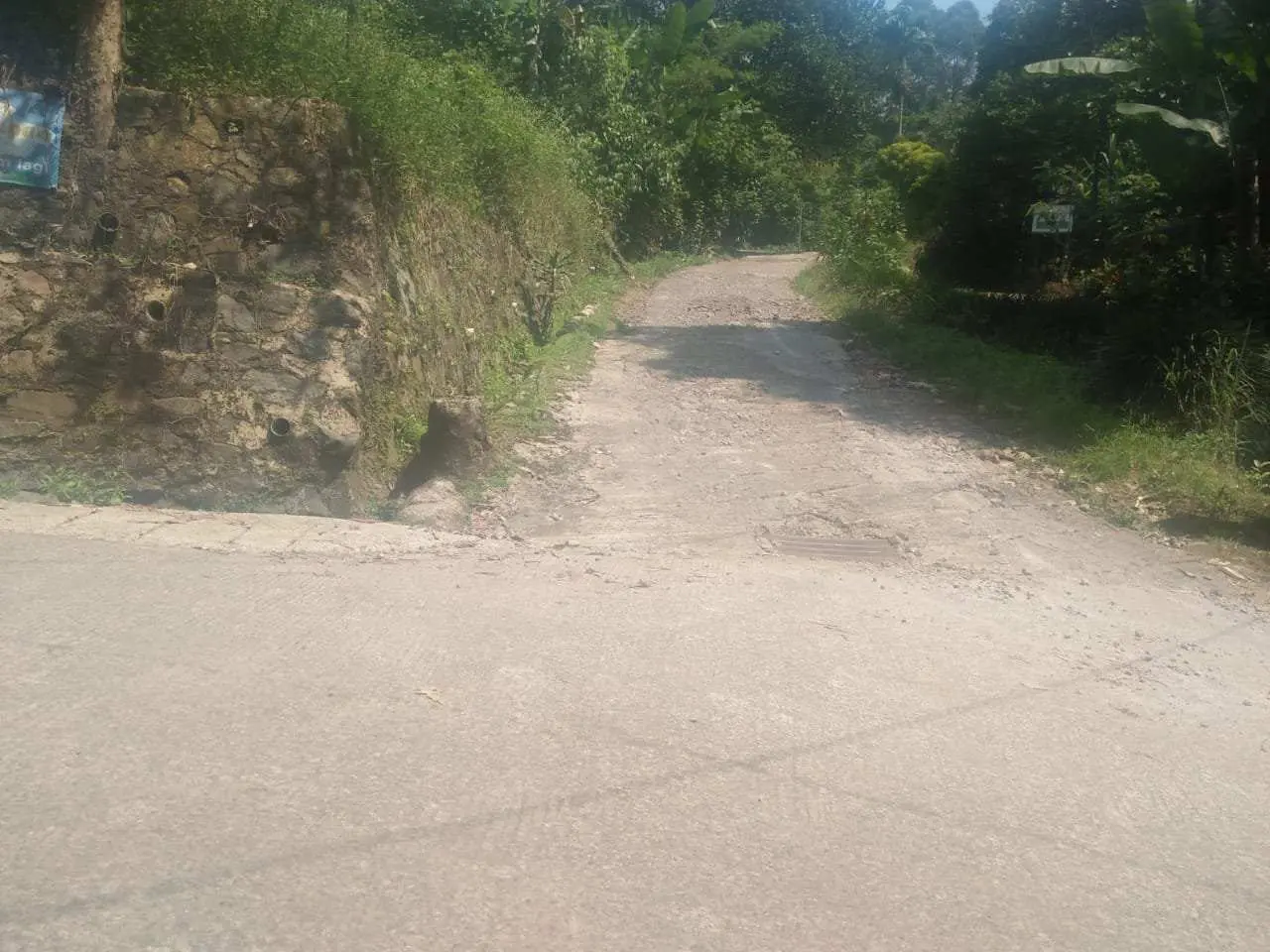 Realisasikan SAMISADE Pemdes Sukaharja Bangun Jalan Desa