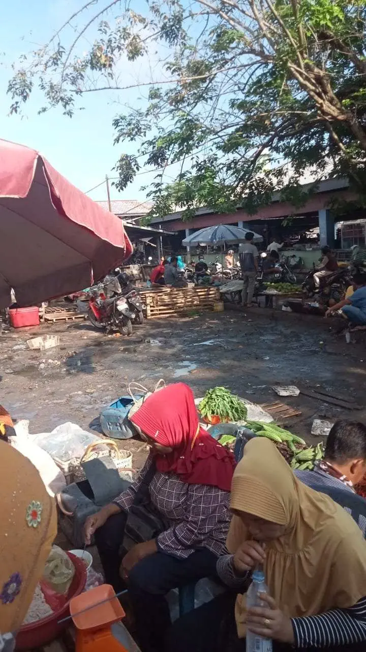 Kebijakan Kepala Dinas Perdagangan OKI Membuat Pedagang Resah