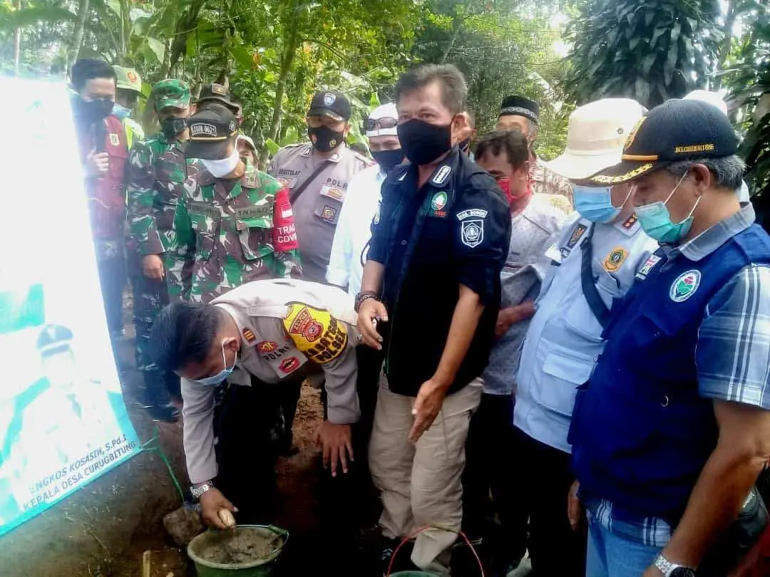 Pemdes Curugbitung Laksanakan Pembangunan Betonisasi Jalan