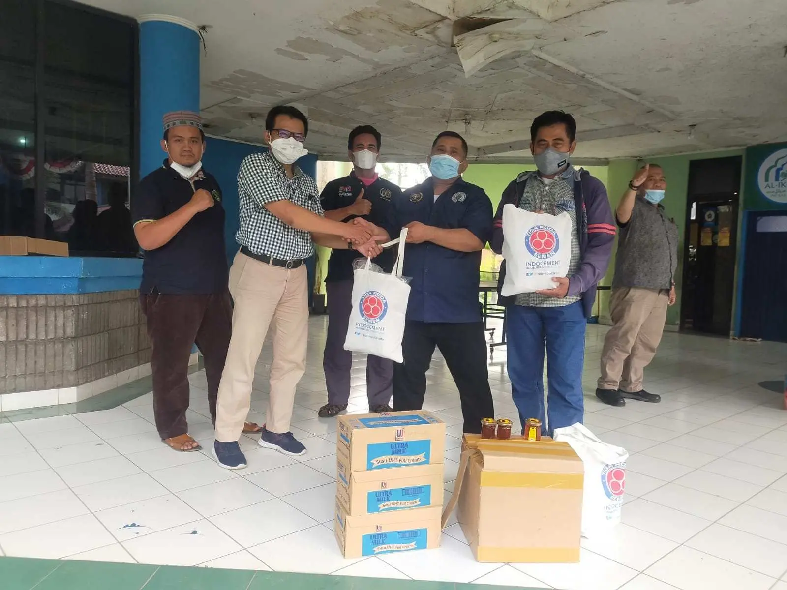 PWI Kabupaten Bogor Terima Bantuan Vitamin dan Susu Dari PT.Indocement