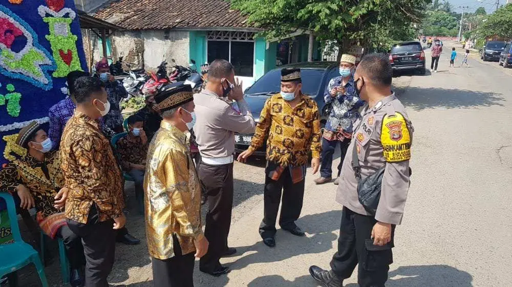 Polsek Gedong Tataan Disiplinkan Warga Yang Gelar Resepsi Pernikahan