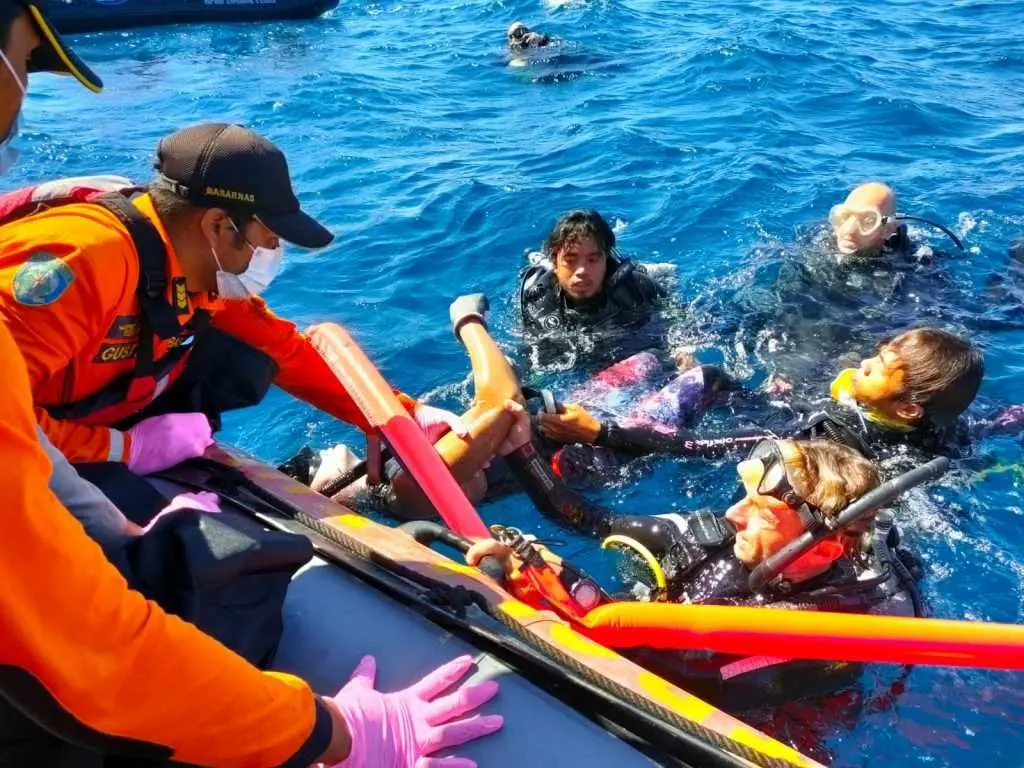 Tim SAR Akhirnya Temukan Mayat Korban Yang Hilang di Perairan  Gili Terawangan