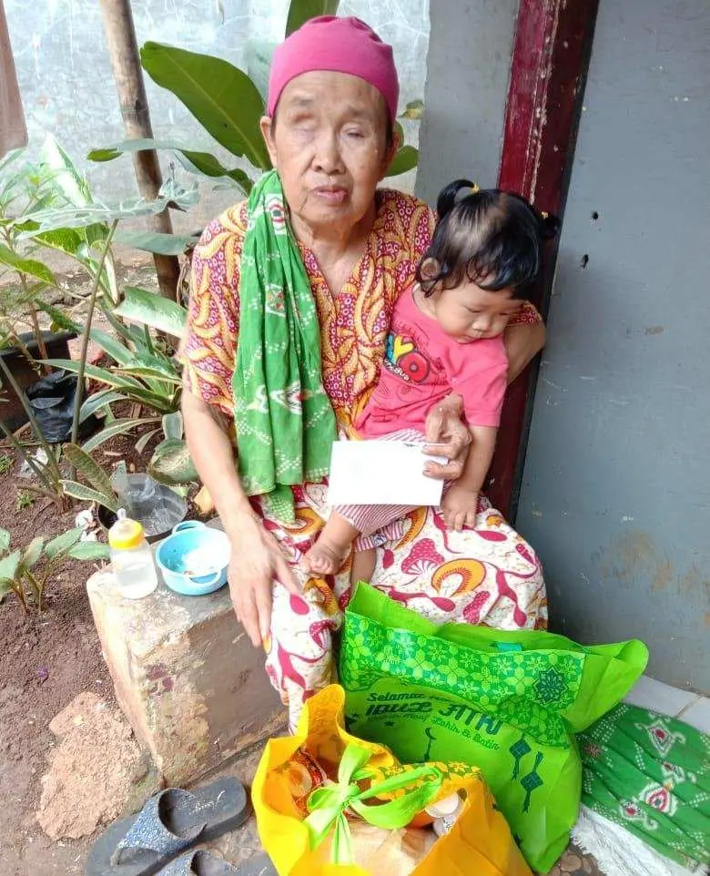 Pengusaha Muda Acang Suryana Bantu Anak Yatim dan Dhuafa