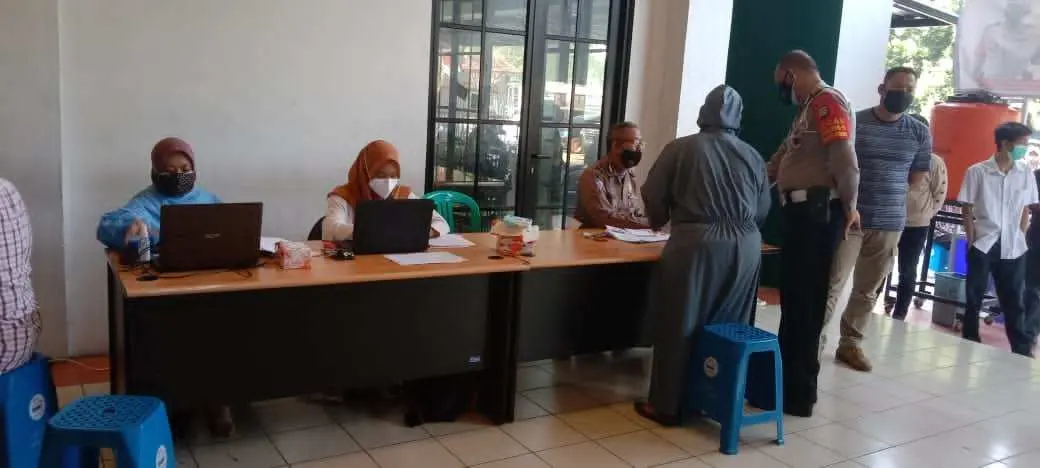 Sambut Hut Bhayangkara Satpas 1221 Pasar Segar Depok Gelar Vaksinasi Massal