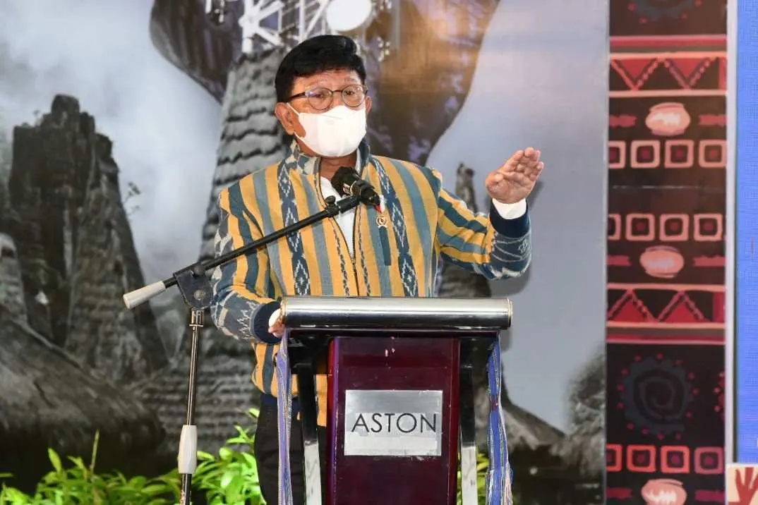 Percepat Bangun 421 BTS di NTT, Menteri Johnny Minta Dukungan Penuh Pemda
