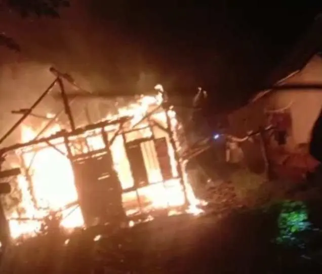 Rumahnya Habis Dilahap Api, Mbah Supinah (88) Pasrah